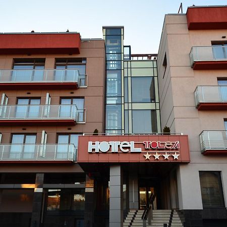 Hotel Tolea Targoviste Exteriör bild